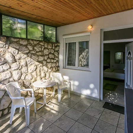 Idyllisches Studio-apartment Nur 50 Meter Zum Mit Parkplatz, Meerblick