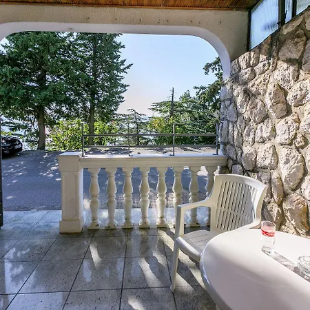 Idyllisches Studio-apartment Nur 50 Meter Zum Mit Parkplatz, Meerblick Dramalj