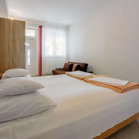 Idyllisches Studio-apartment Nur 50 Meter Zum Mit Parkplatz, Meerblick *