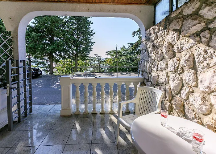 Idyllisches Studio-apartment Nur 50 Meter Zum Mit Parkplatz, Meerblick Dramalj