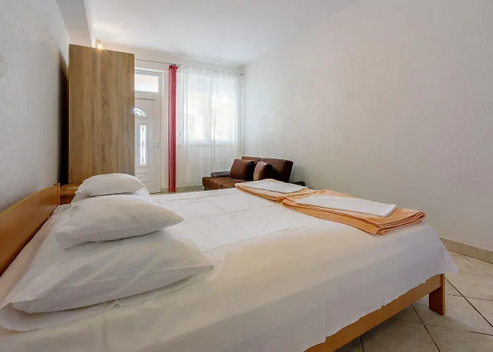 Idyllisches Studio-apartment Nur 50 Meter Zum Mit Parkplatz, Meerblick *