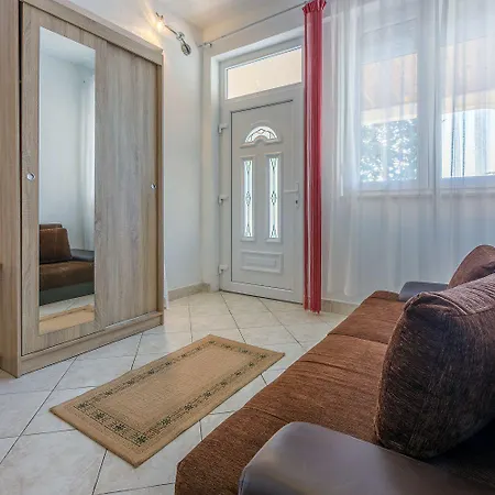 Idyllisches Studio-apartment Nur 50 Meter Zum Mit Parkplatz, Meerblick * Dramalj