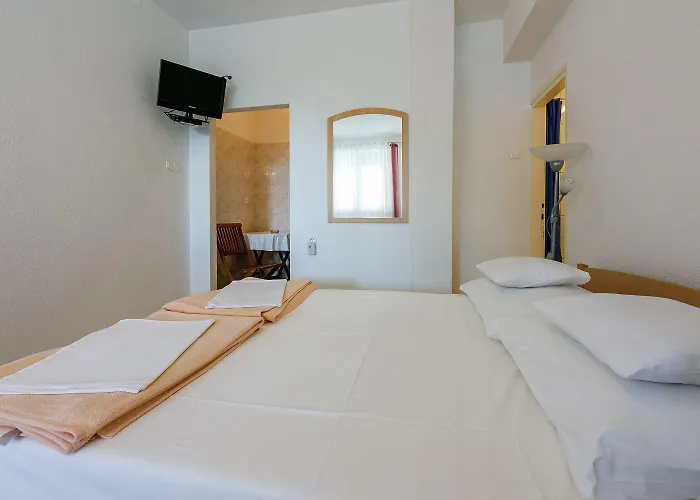 Idyllisches Studio-apartment Nur 50 Meter Zum Mit Parkplatz, Meerblick *