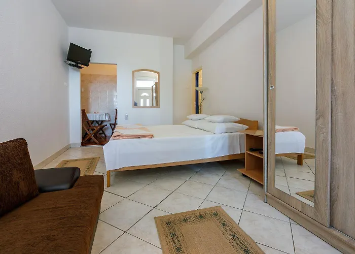 Appartement Idyllisches Studio-apartment Nur 50 Meter Zum Mit Parkplatz, Meerblick
